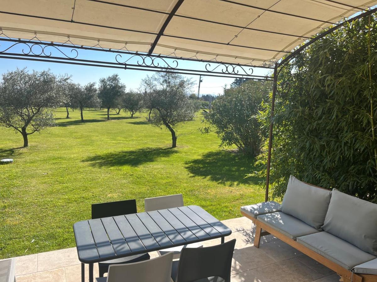 Gites Dans Mas En Pierres Robion en Luberon 外观 照片